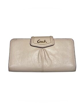 Coach Ashley Cream Bifold Pleated Leather Wallet